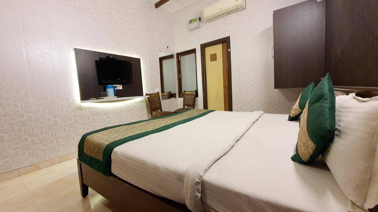 Hotel Amritsar Inn Exteriör bild